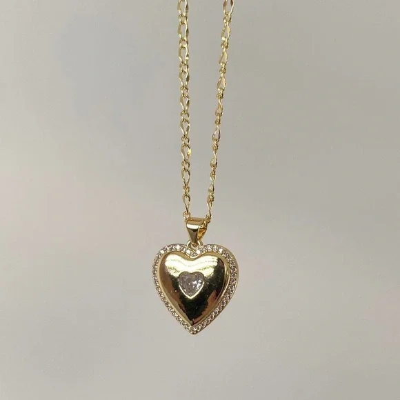 Gold Plated Heart Pendant Necklace! - Picture 4 of 5